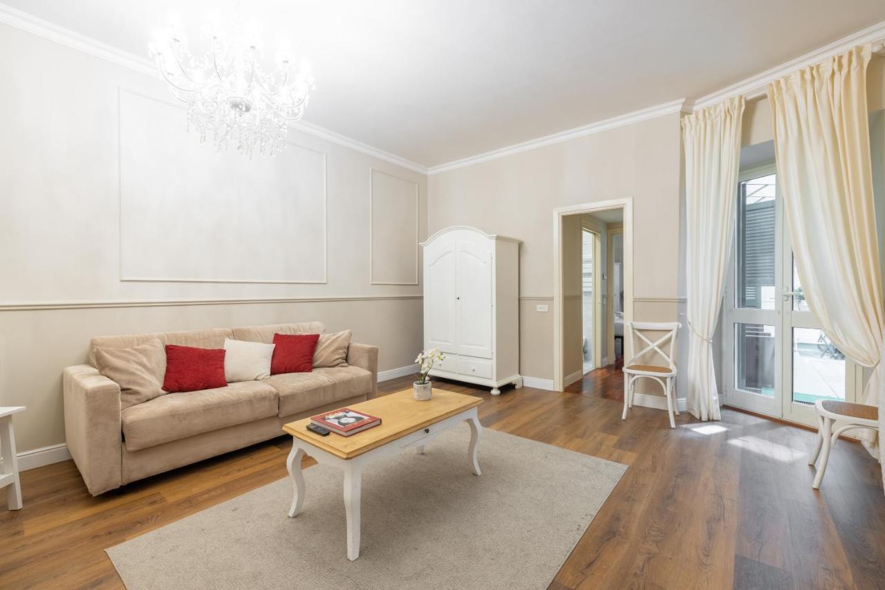 Charming Apartment With Patio A Few Steps From Colosseum Exterior foto